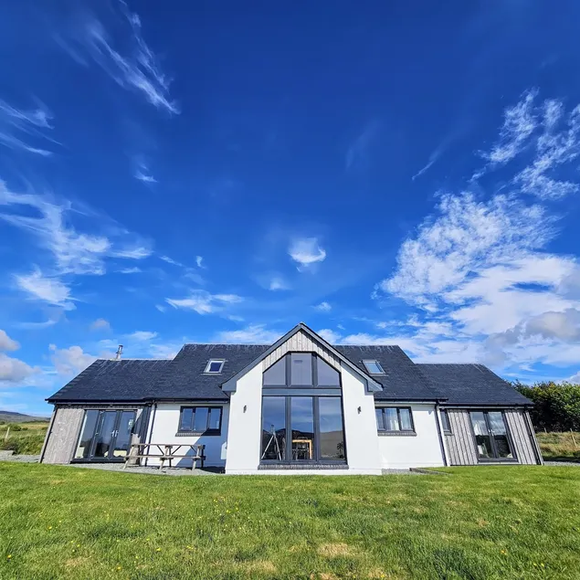 57° North-Stunning Holiday Home-10 mins to Portree - Image 1