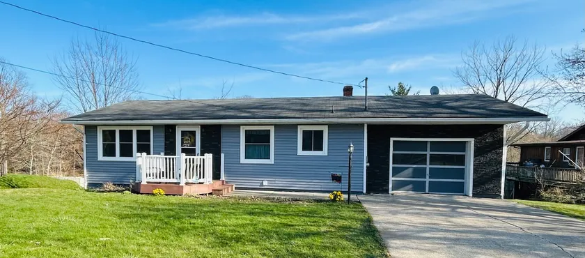 AMAZING Lake Road location!!! - Image 1