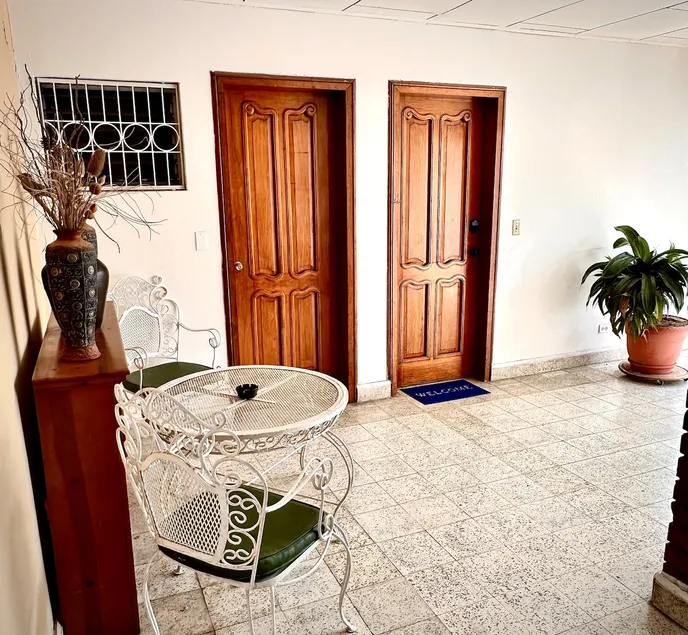 Guest Suite in an Excellent Location - Image 1