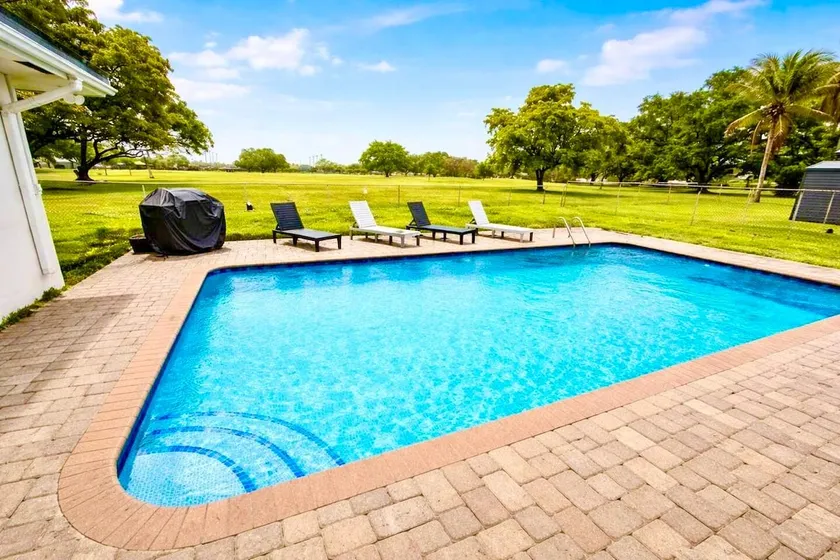 4BR Pool Home | BBQ | Free Tennis Court Access - Image 1