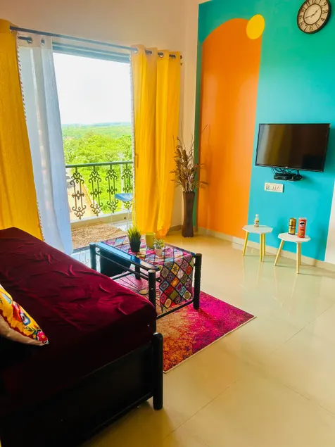 Stylish 1BHK- Comfy Bed, Clean Washroom & Wi-Fi - Image 1