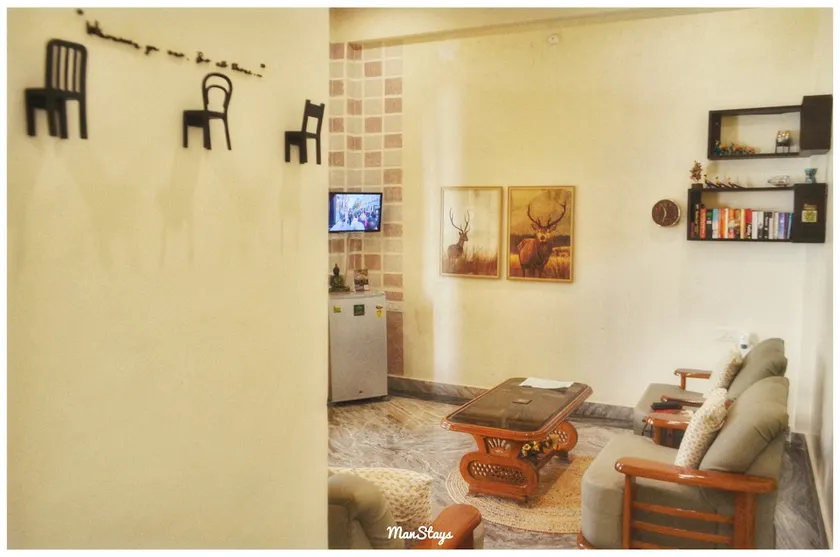 Serene 1 BHK Hideaway close to Ganga by Manstays - Image 1