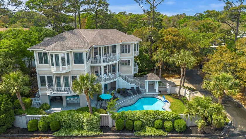 22 Dove Street - Fantastic Updated 2nd Row Home with Ocean Views! - Image 1