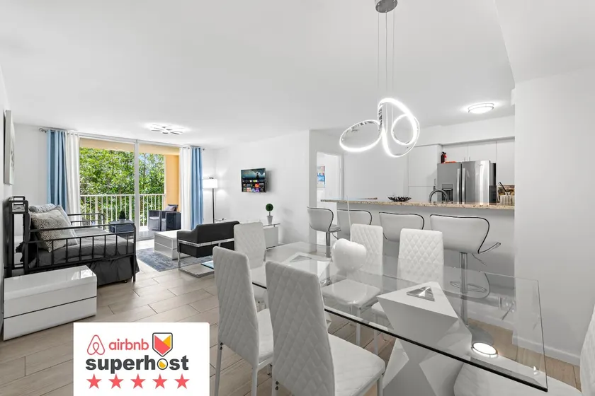 Yacht Club Miami Suite 2BR/2BA w/Pool+Free Parking - Image 1
