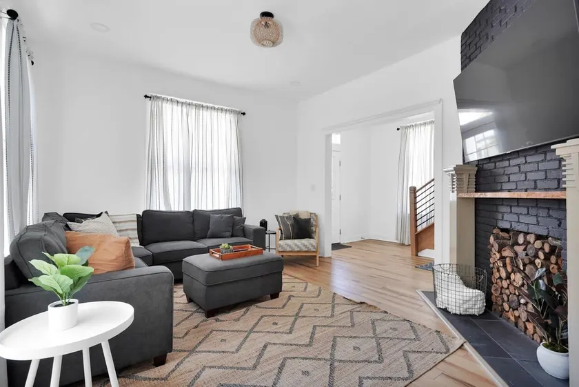 Stunning Springfield Pool Home - 5 Min to Stadium - Image 1