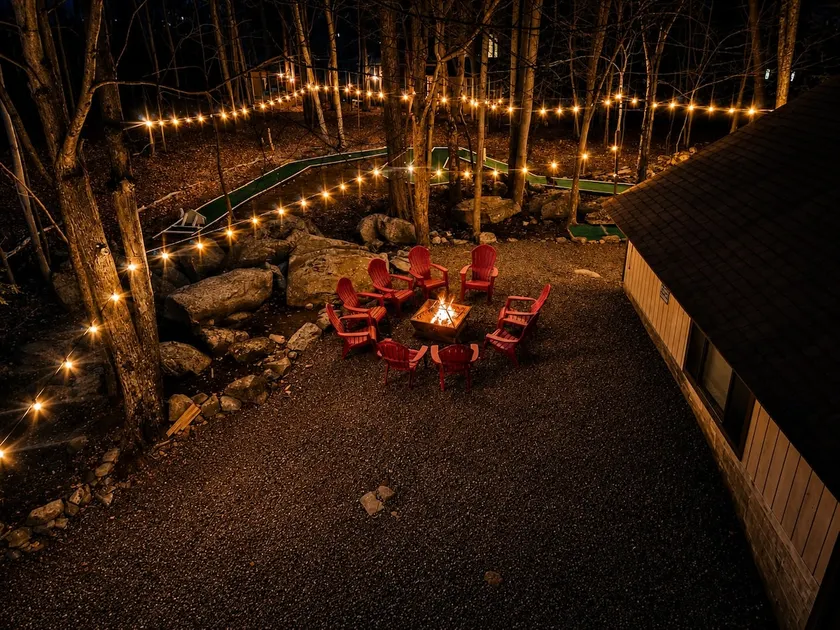 Visit Willow’s Place! All season Pocono Retreat!  Kayaks, Canoes and Pedal Boat! - Image 1