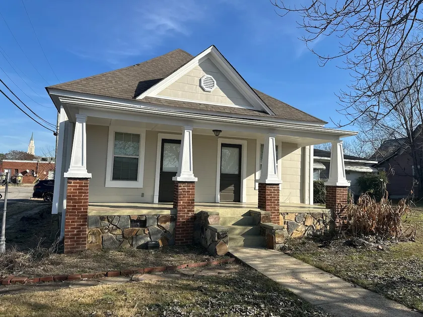 Cozy residential home in Decatur. - Image 1