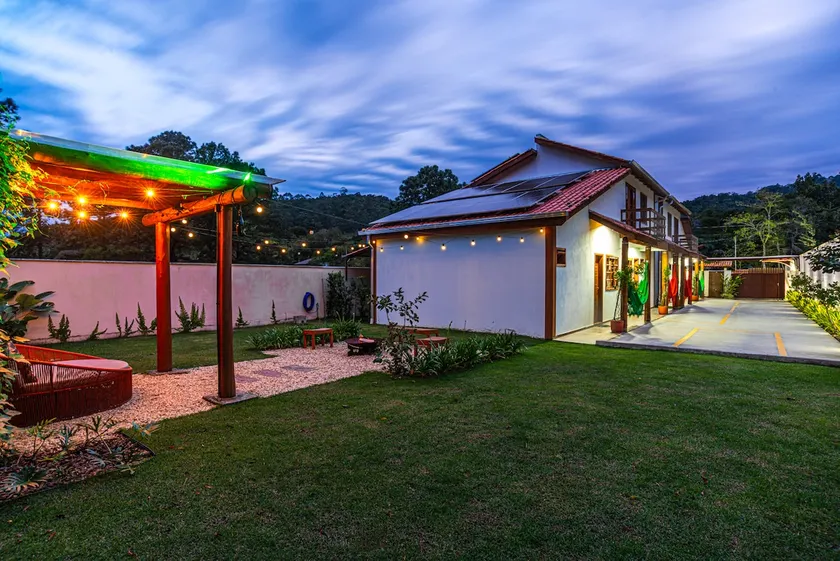 Charming chalet 5 minutes from Estaleiro Churras&Pet Beach - Image 1