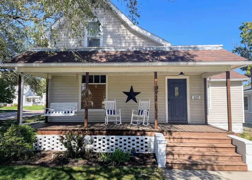 Cute getaway home in small town Gothenburg NE. USA - Image 1