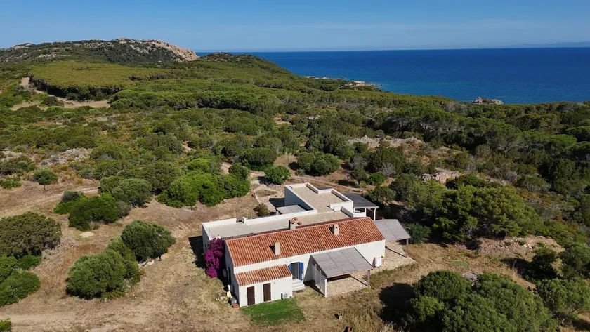 Close to the sea on a private property - Image 1