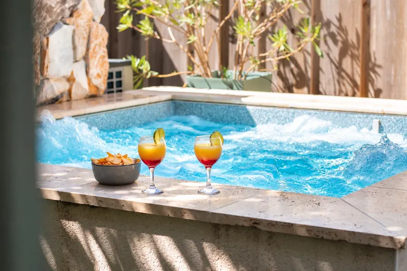 Balneotherapy pool heated to 35 degrees all year round - Image 1