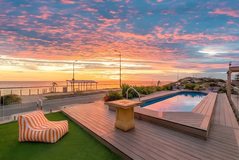 Glenelg Beach House With Private Beachfront Pool - Image 1