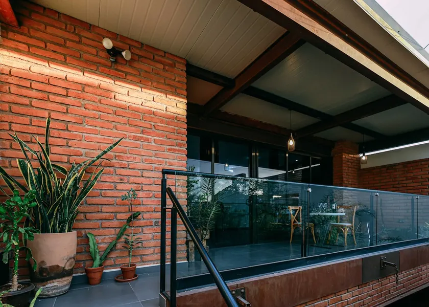 Charming modern apartment! Great location! - Image 1