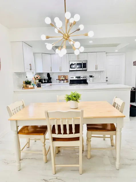 Bright & Airy 2bed 2bath home near downtown/Weekly and monthly discounts! - Image 1