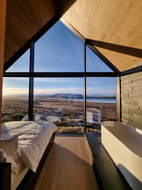 Iceland Lakeview Retreat - Image 1