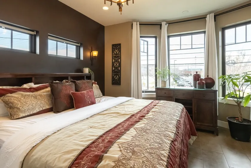Luxury Thai-inspired 3bed/2ba Condo downtown! - Image 1