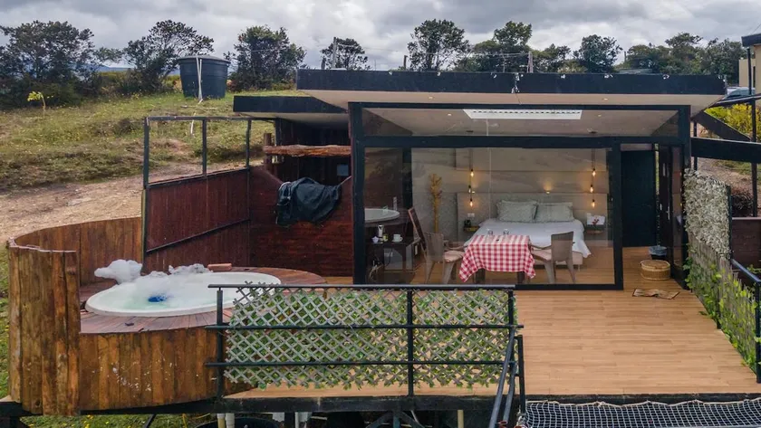 Luxury house with a hot tub TINY HOUSE - Image 1