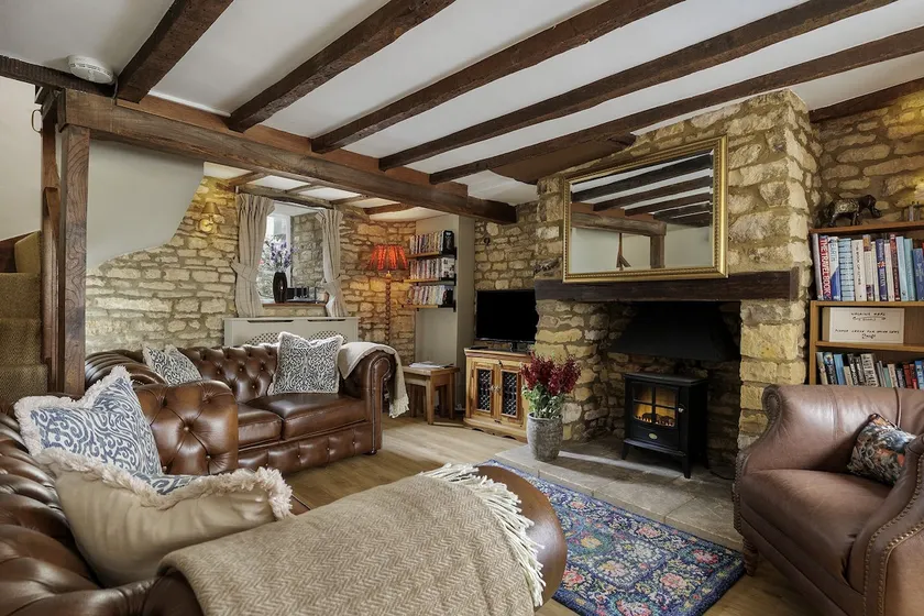 18th century period holiday cottage in the Cotswolds with garden - Lavender Cottage, Bourton - Image 1