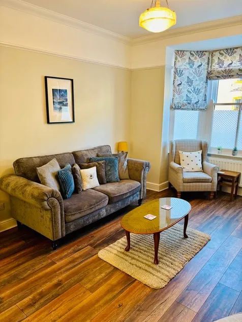 Bumble Cottage. Lovely 2 bedroom Edwardian cottage - Image 1