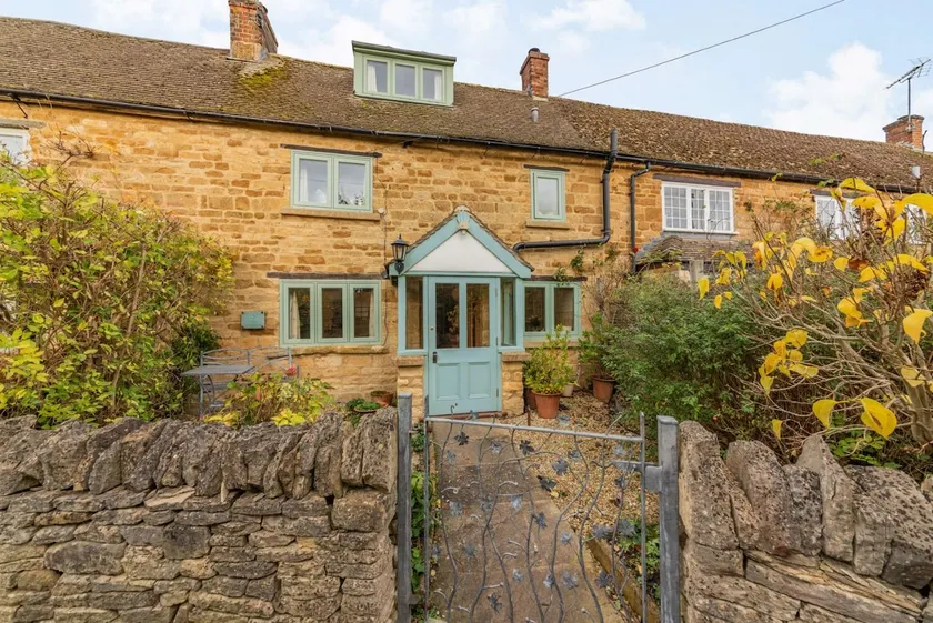 A delightful two bedroom Cotwold holiday cottage with garden - Cosy Corner - Image 1
