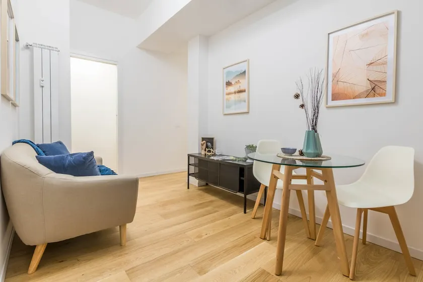 Cozy Renovated Flat • Metro M1 • Milano 2026 - Image 1
