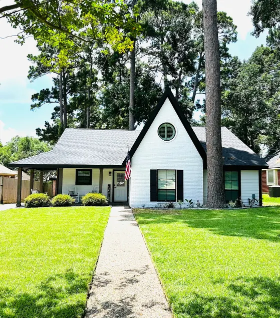 2300 Sq Ft, 4/2 ❤️  2 Minutes From Lake Conroe - Image 1