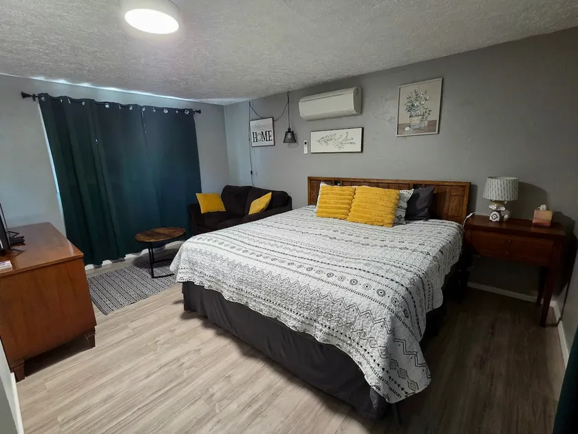 adorable 1 bedroom in the valley - Image 1