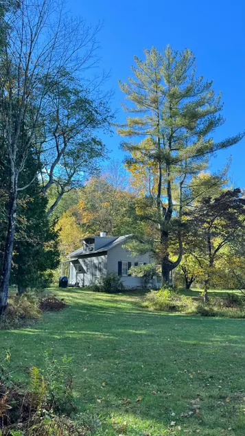 Country Cottage Getaway with Yoga Studio - Image 1