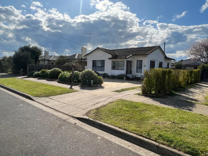 3 Bedroom Home in Geelong - Image 1