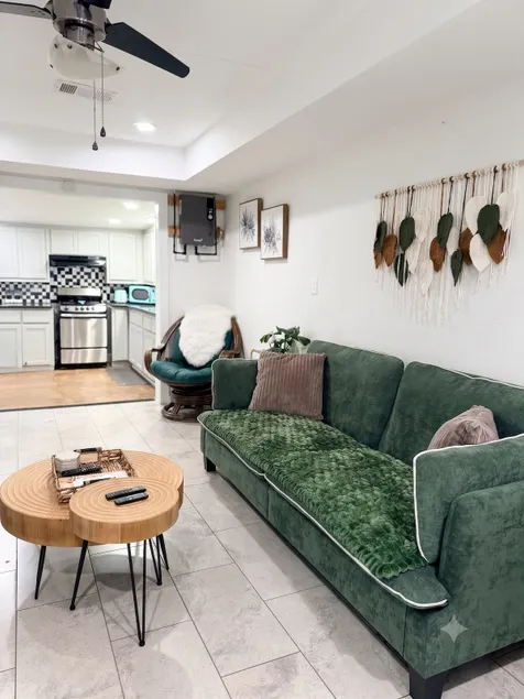Private 2BR Guesthouse Near Houston Chinatown - Image 1