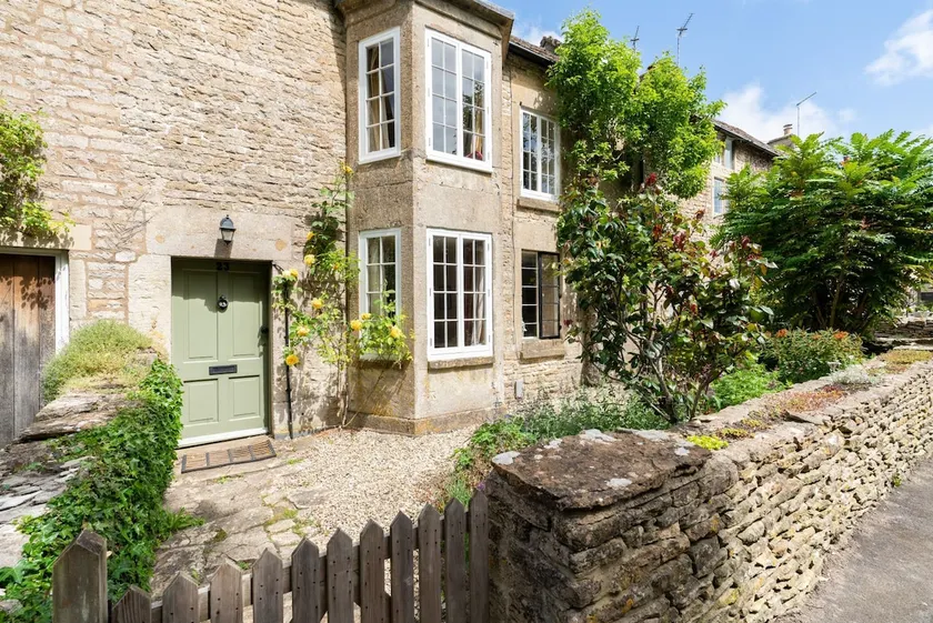 Attractive and stylish Cotswold cottage with wonderful rural views - Pear Tree Cottage, Cherington - Image 1