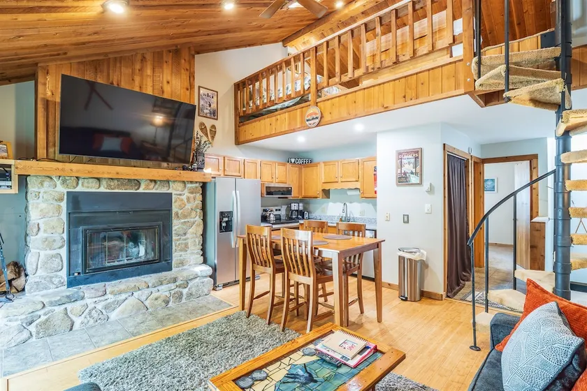 Northwoods F3 - Chill`inn Slopeside - Image 1