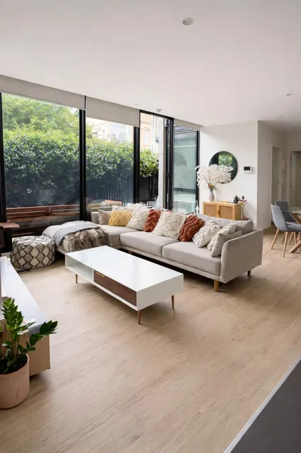 Sunlit 2BR Richmond|Gym, Sauna & Secure Parking - Image 1