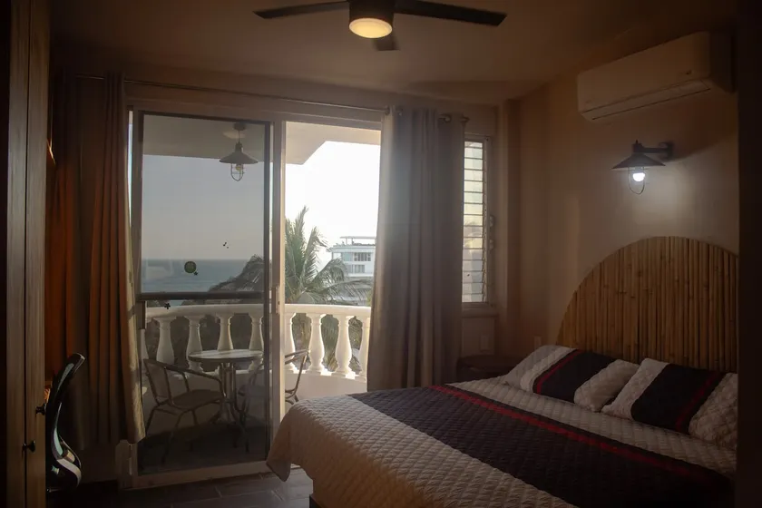 Cozy penthouse, stunning views, best location - Image 1