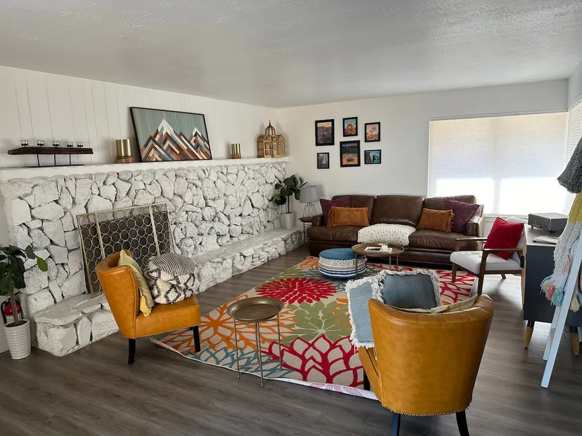 Tasteful & Fun, Retreat! - Image 1