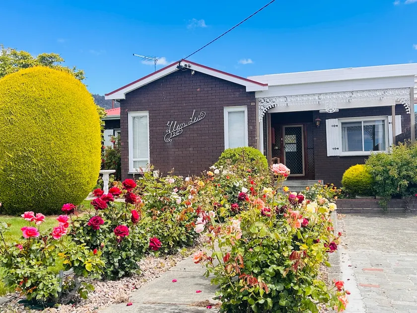Rose Homey Home - Image 1