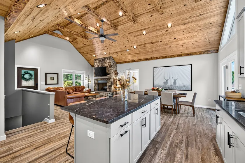 Sam's Place - Custom 6BR Home - Arcade, Games, Movie Room & Hot Tub! - Image 1