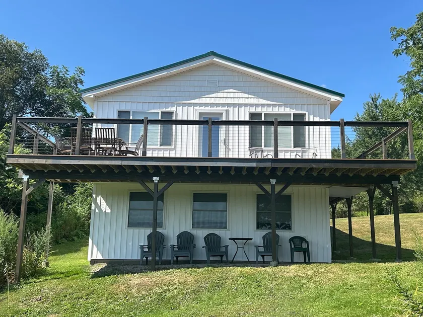 Quiet retreat, valley views, zoned heating and cooling fire pit and new deck! - Image 1