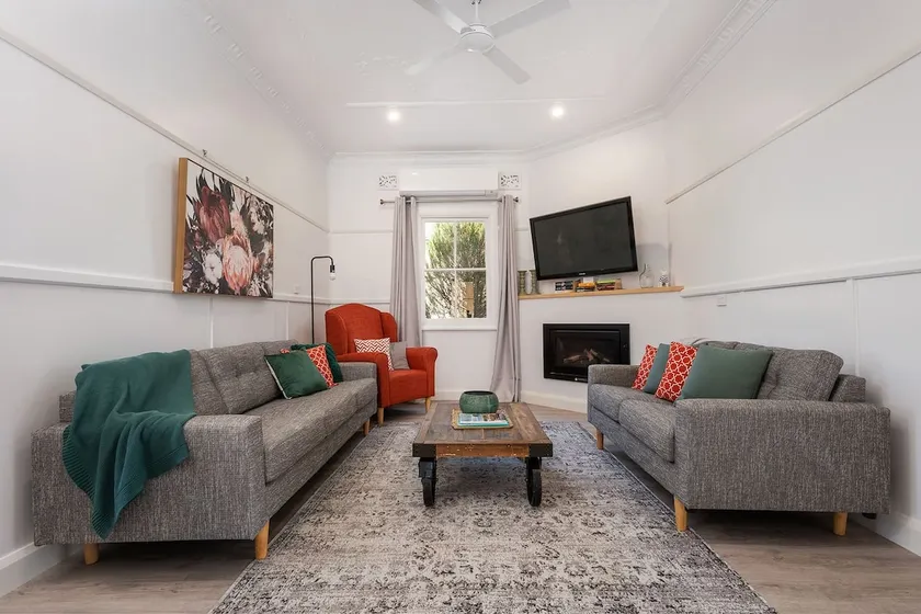 Sunny Federation Charm in Central Mudgee at Bunbinya - Image 1