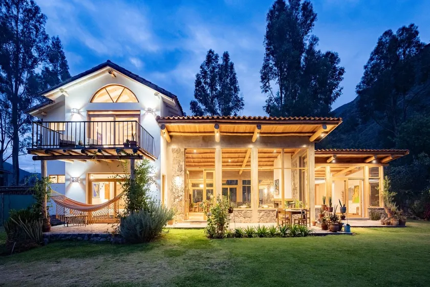 Stunning Views Andean Retreat with Private Hot Tub - Image 1