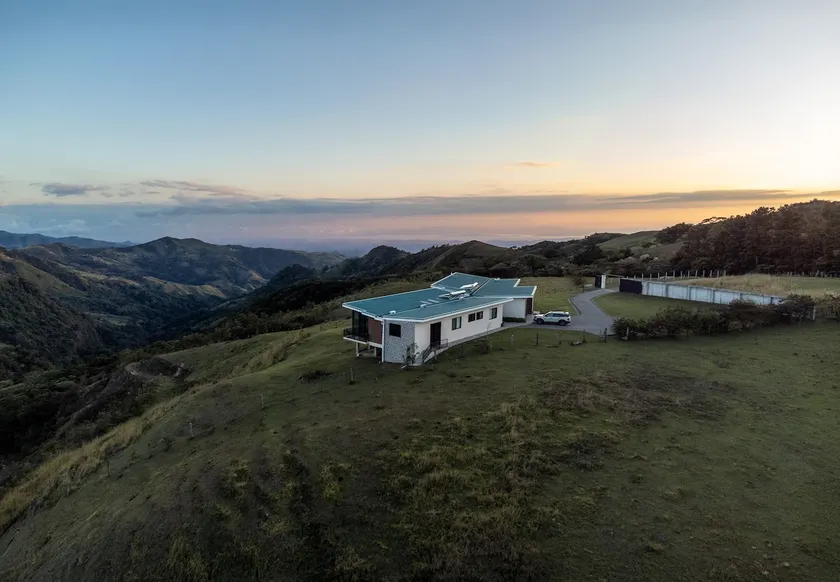 Villa Continental Monteverde - Image 1