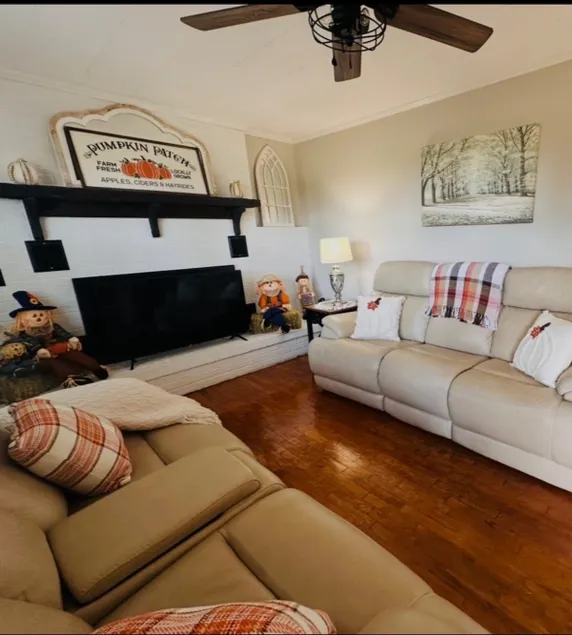Wayne and Opal’s Place - Image 1