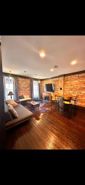 Best Airbnb Shower for 2 Ft Barfort Blackstone VA - Image 1