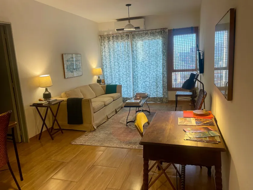 The best location! Private 2 bedroom AC apartment in Asunción - Image 1