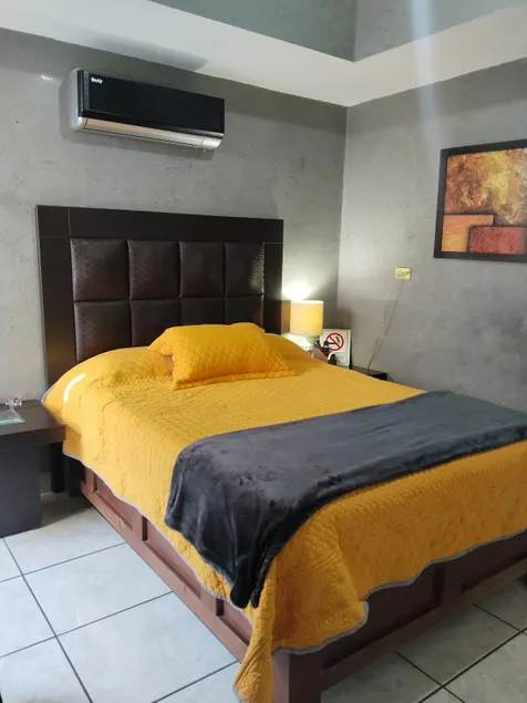 Simple apartment near the University of Son. - Image 1