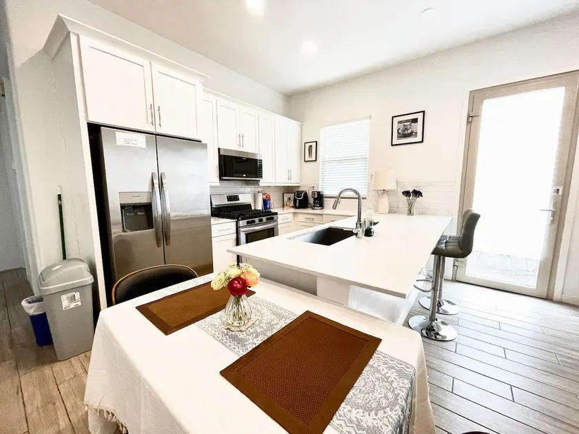 Private Suite 1LDK King Bed 1Bath MESA Airport 房屋 - Image 1
