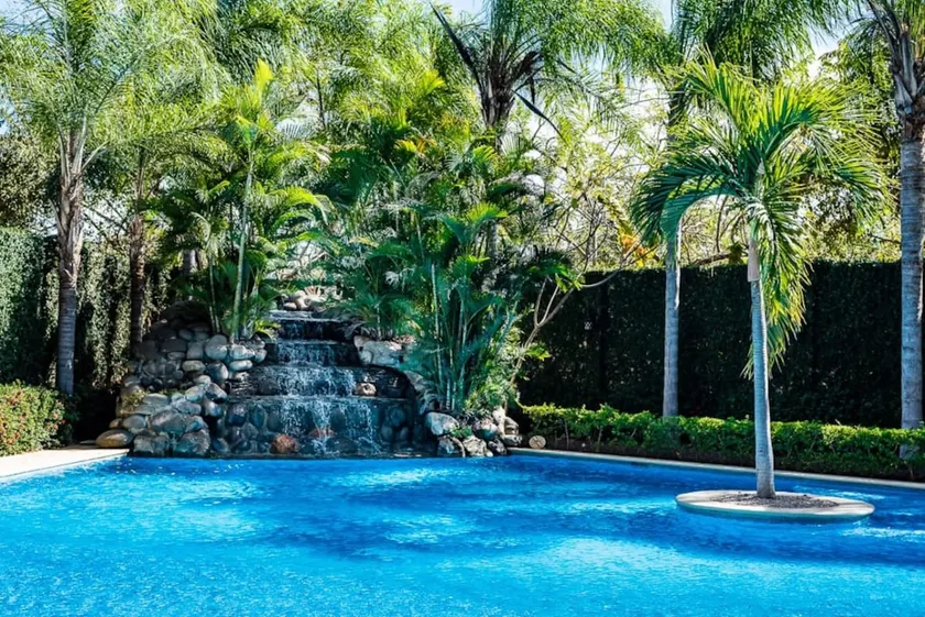N3 Luxury Condo in Upscale Langosta Community - Image 1