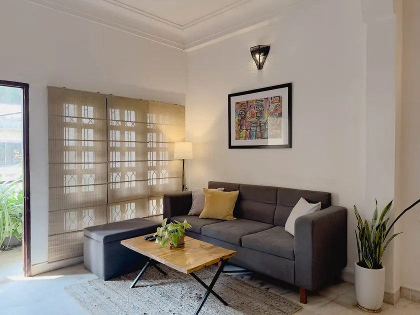Rustic 2 Bedroom Apartment in a Villa (2/2) - Image 1