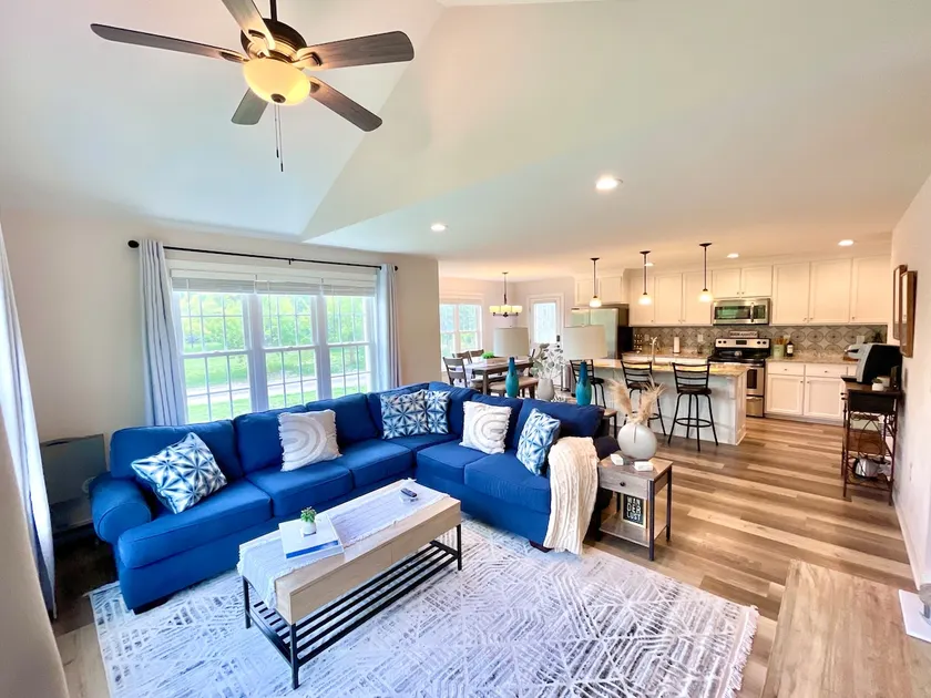 Cheerful 4 bedroom w/ game room, gym and free parking - Image 1