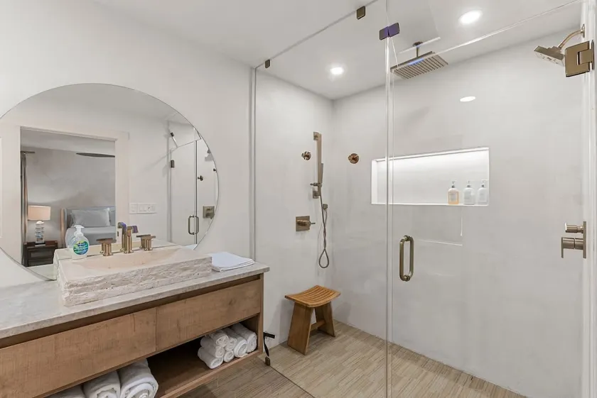 Wilmington Luxury Spa Retreat | Prime Location - Image 1